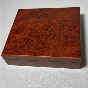 Prestige Imports Chateau Cigar/Jewelry/Collectable Box w/Humidifier New in Box